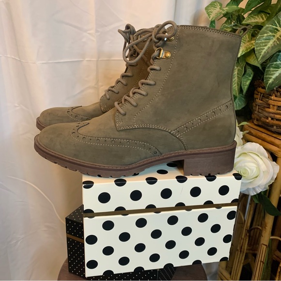 M&S Stylish Olive Lace-Up Hiking Boots for Women - Picture 5 of 14